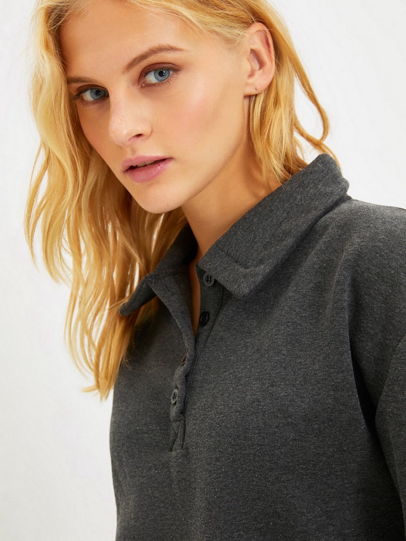 Свитшот Trendyol модель TWOAW22SW0423/Antrasit Свитшот Trendyol модель TWOAW22SW0423/Antrasit Фото