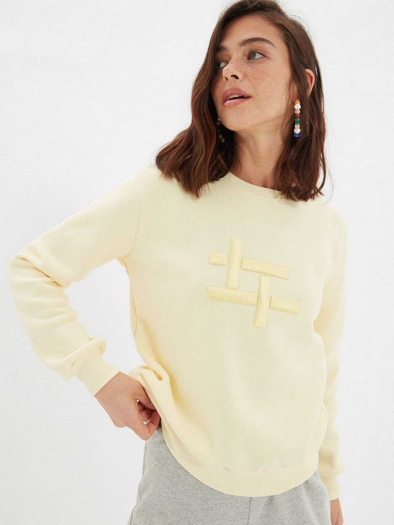 Світшот Trendyol модель TWOAW22SW0426/Sari Фото