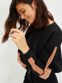 Свитшот Trendyol модель TWOAW22SW1120/Siyah Фото