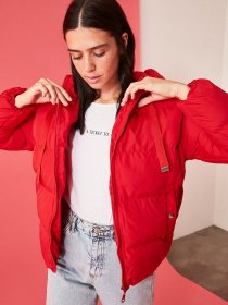 Пуховик Trendyol модель TWOAW21MO0022/Kirmizi Фото