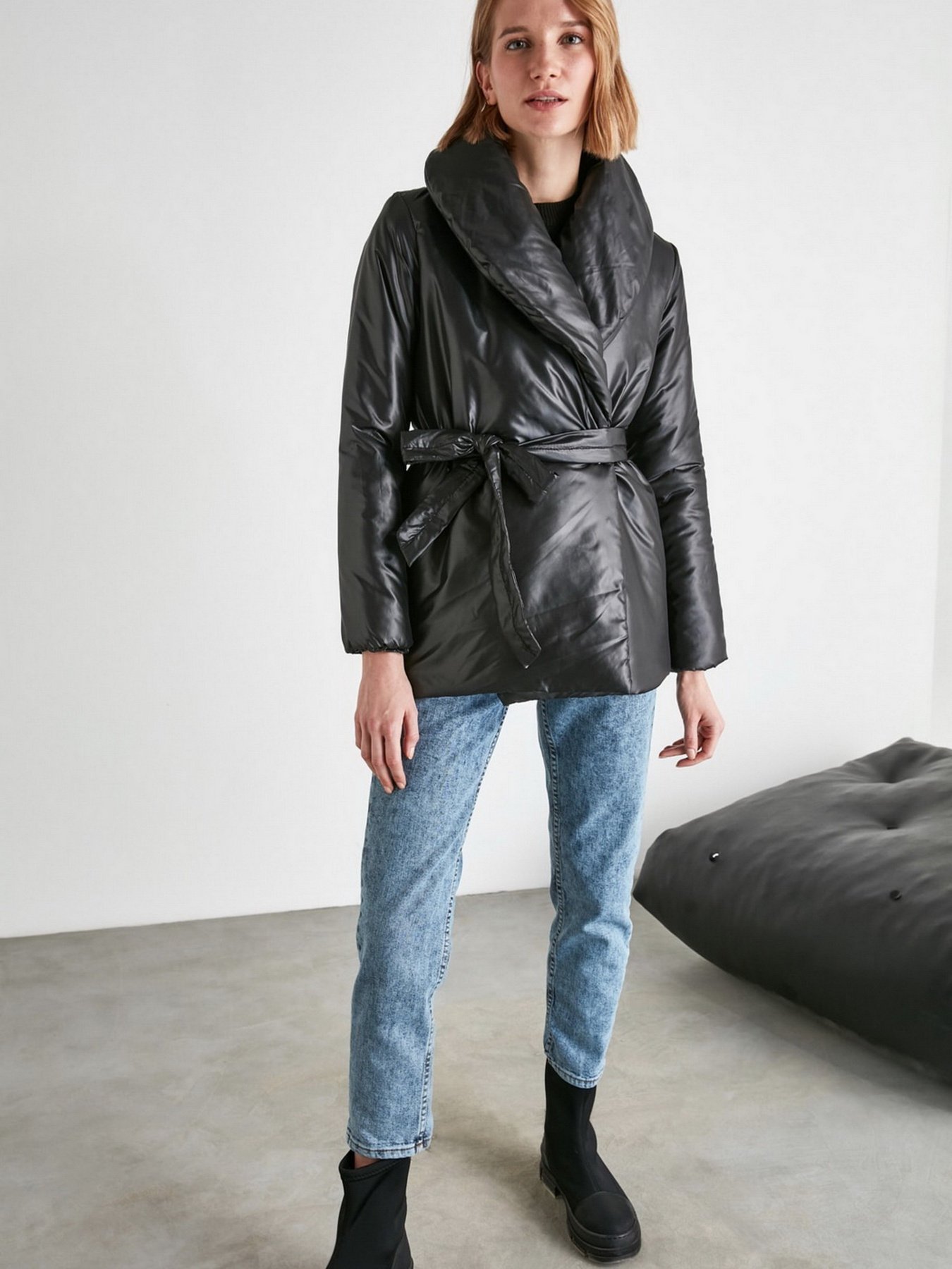 Пуховик Trendyol модель TWOAW21MO0051/Siyah Фото