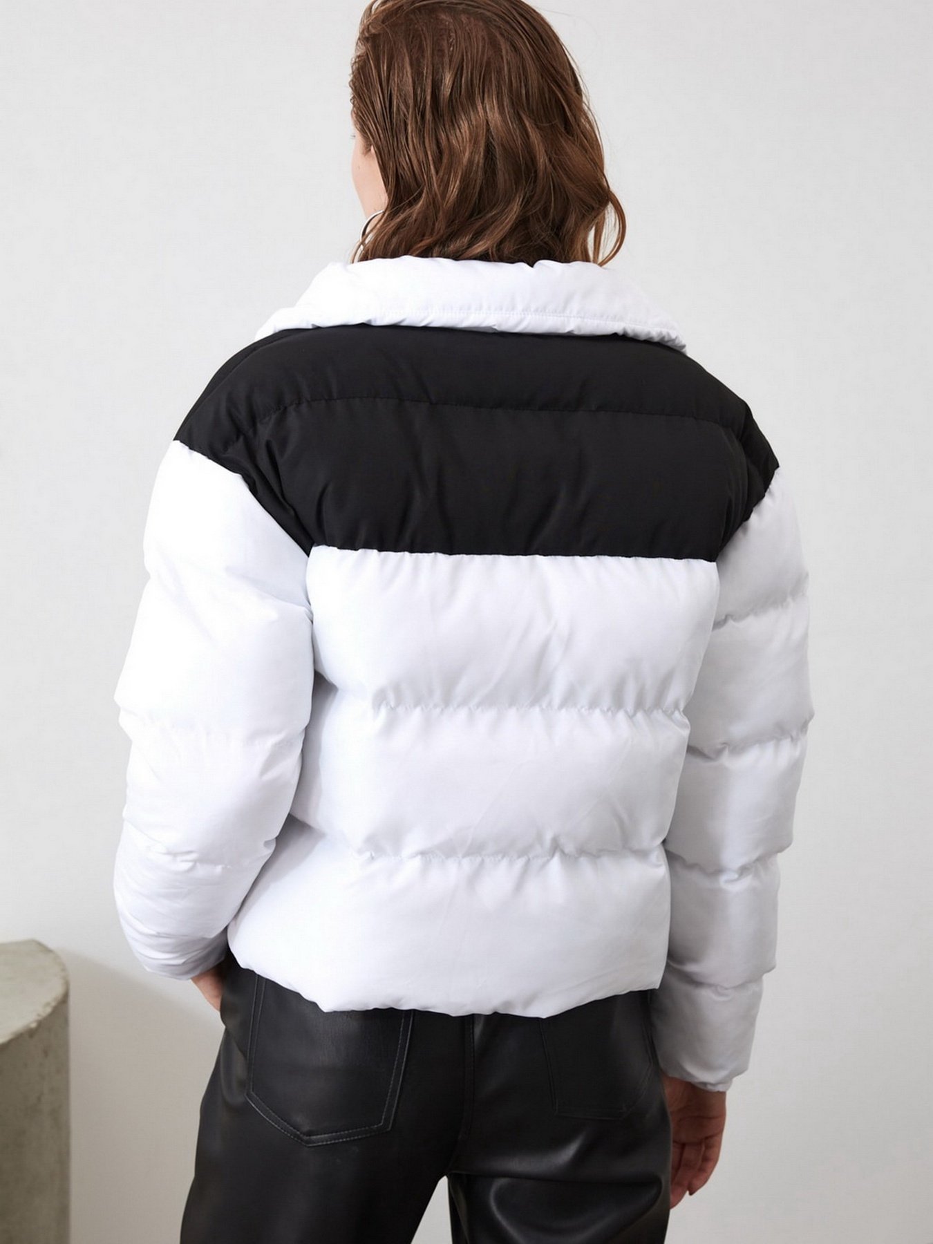 Пуховик Trendyol модель TWOAW21MO0052/Beyaz Фото