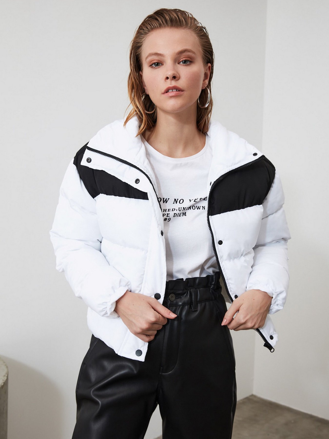 Пуховик Trendyol модель TWOAW21MO0052/Beyaz Фото