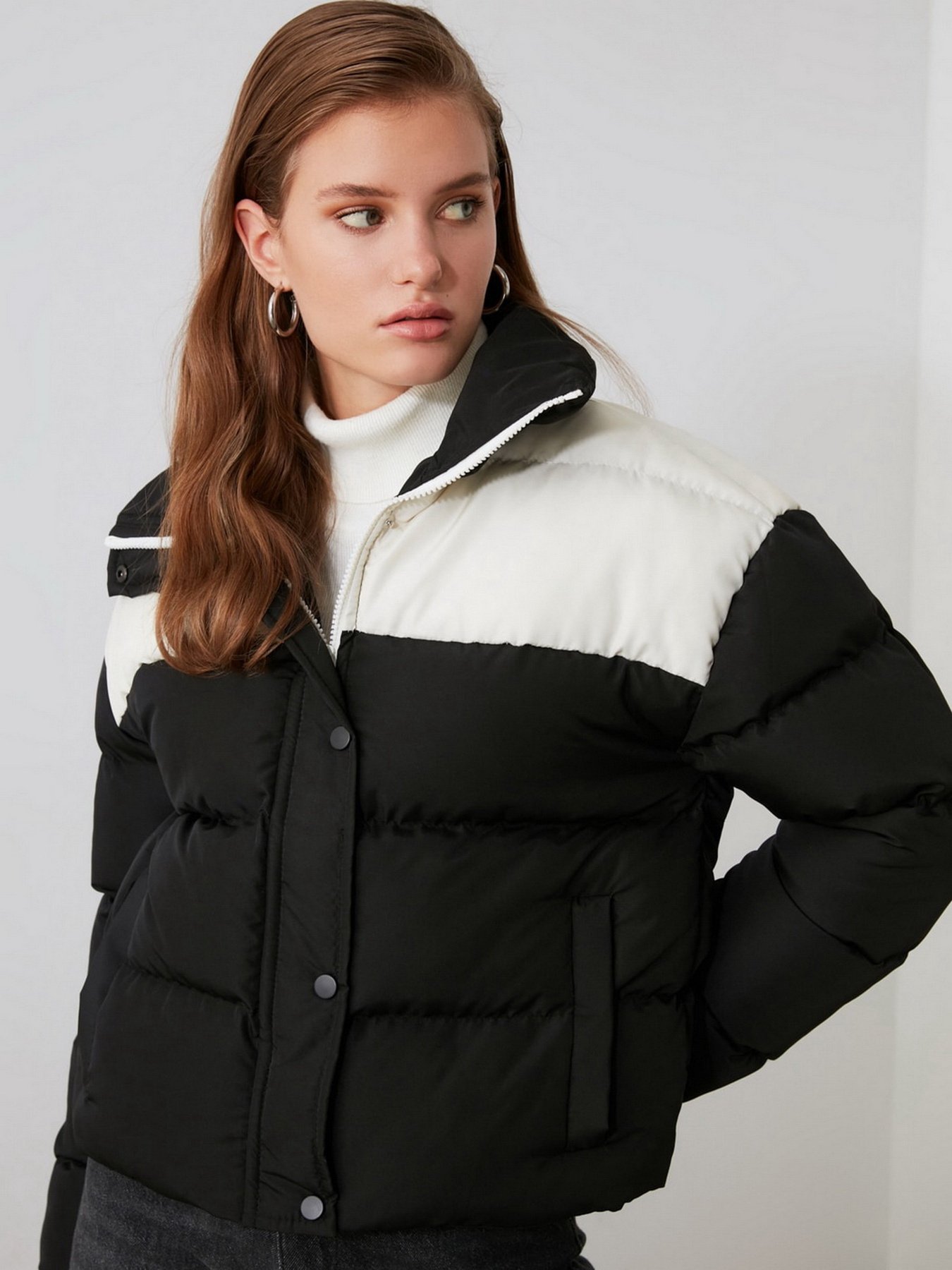 Пуховик Trendyol модель TWOAW21MO0052/Siyah Фото