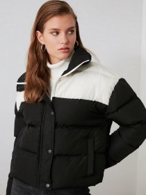 Пуховик Trendyol модель TWOAW21MO0052/Siyah Фото