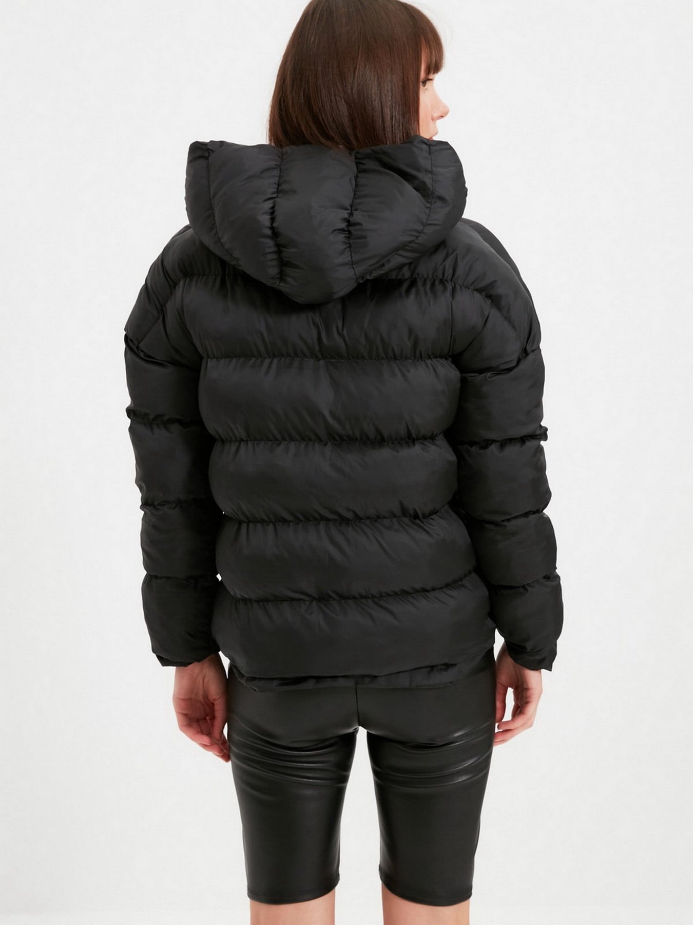 Пуховик Trendyol модель TWOAW22MO0029/Siyah Фото