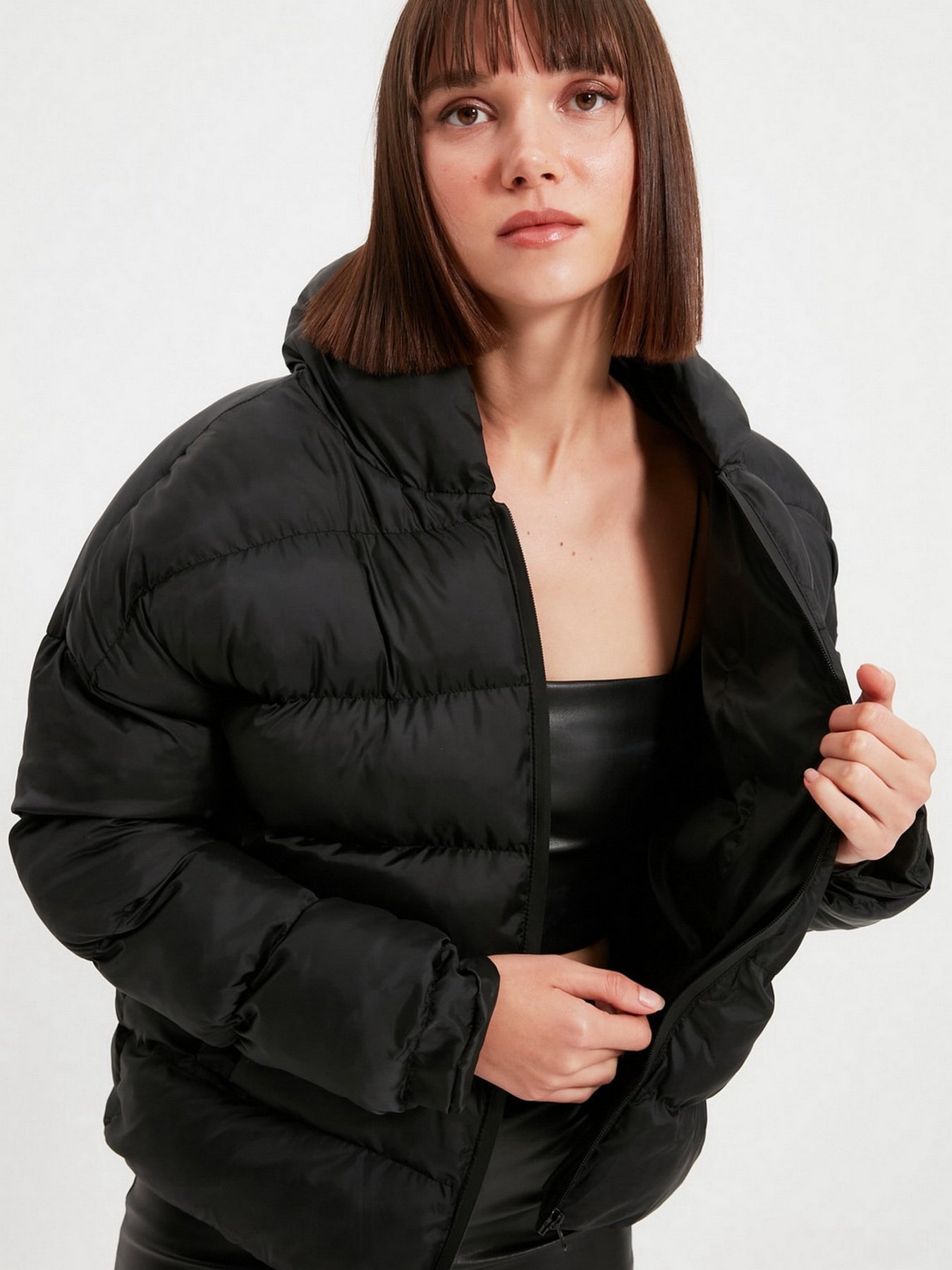 Пуховик Trendyol модель TWOAW22MO0029/Siyah Фото