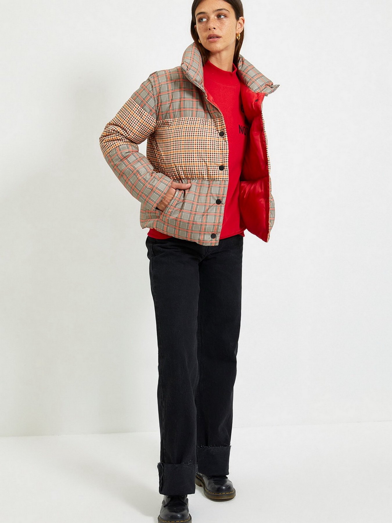 Пуховик Trendyol модель TWOAW22MO0012/Cok Renkli Пуховик Trendyol модель TWOAW22MO0012/Cok Renkli Фото