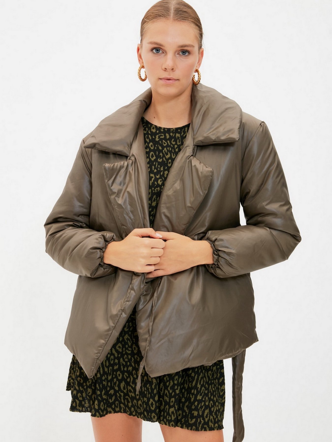 Пуховик Trendyol модель TWOAW22MO0044/Haki Фото