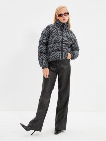 Пуховик Trendyol модель TWOAW22MO0404/Siyah Фото