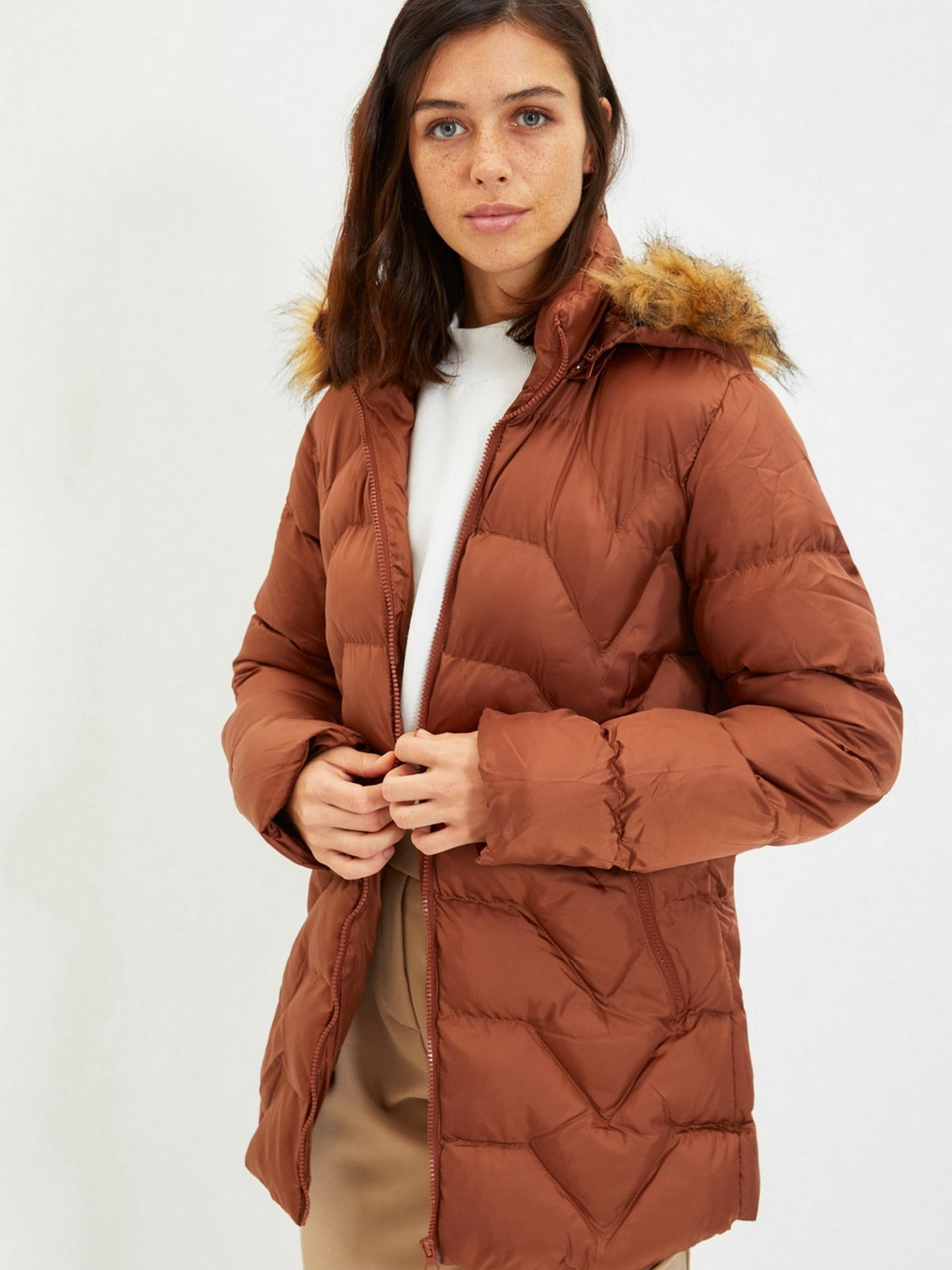 Пуховик Trendyol модель TWOAW22MO0582/Kahverengi Фото