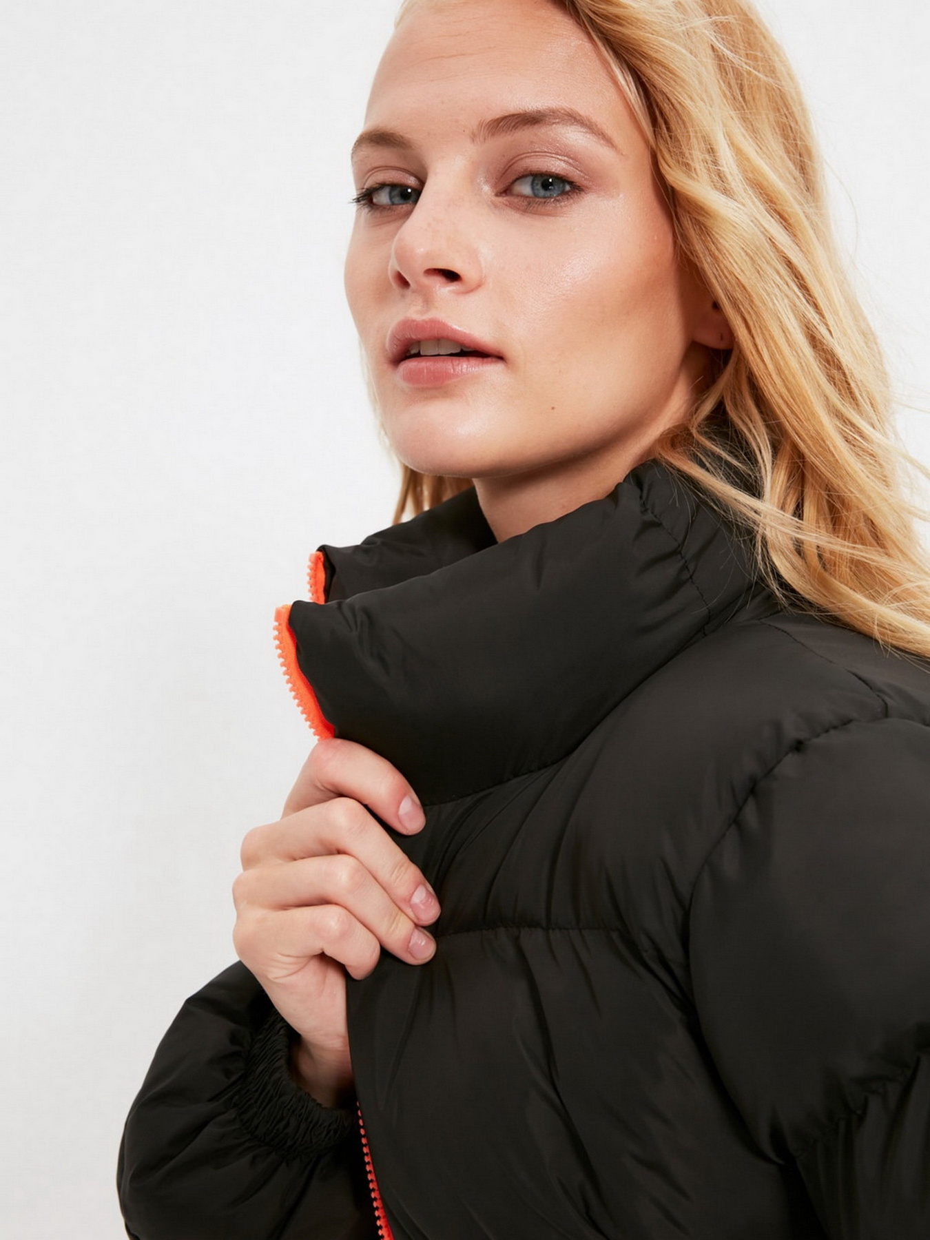 Зимова куртка Trendyol модель TWOAW21MO0075/Siyah Фото