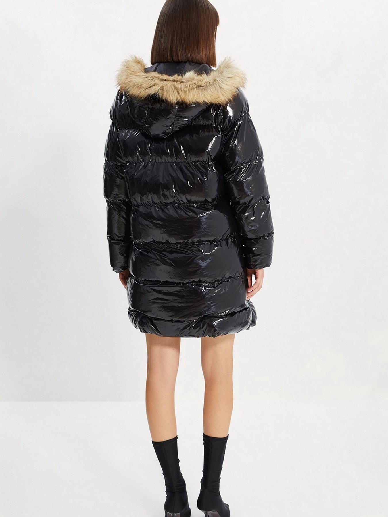 Зимняя куртка Trendyol модель TWOAW22MO0277/Siyah Фото