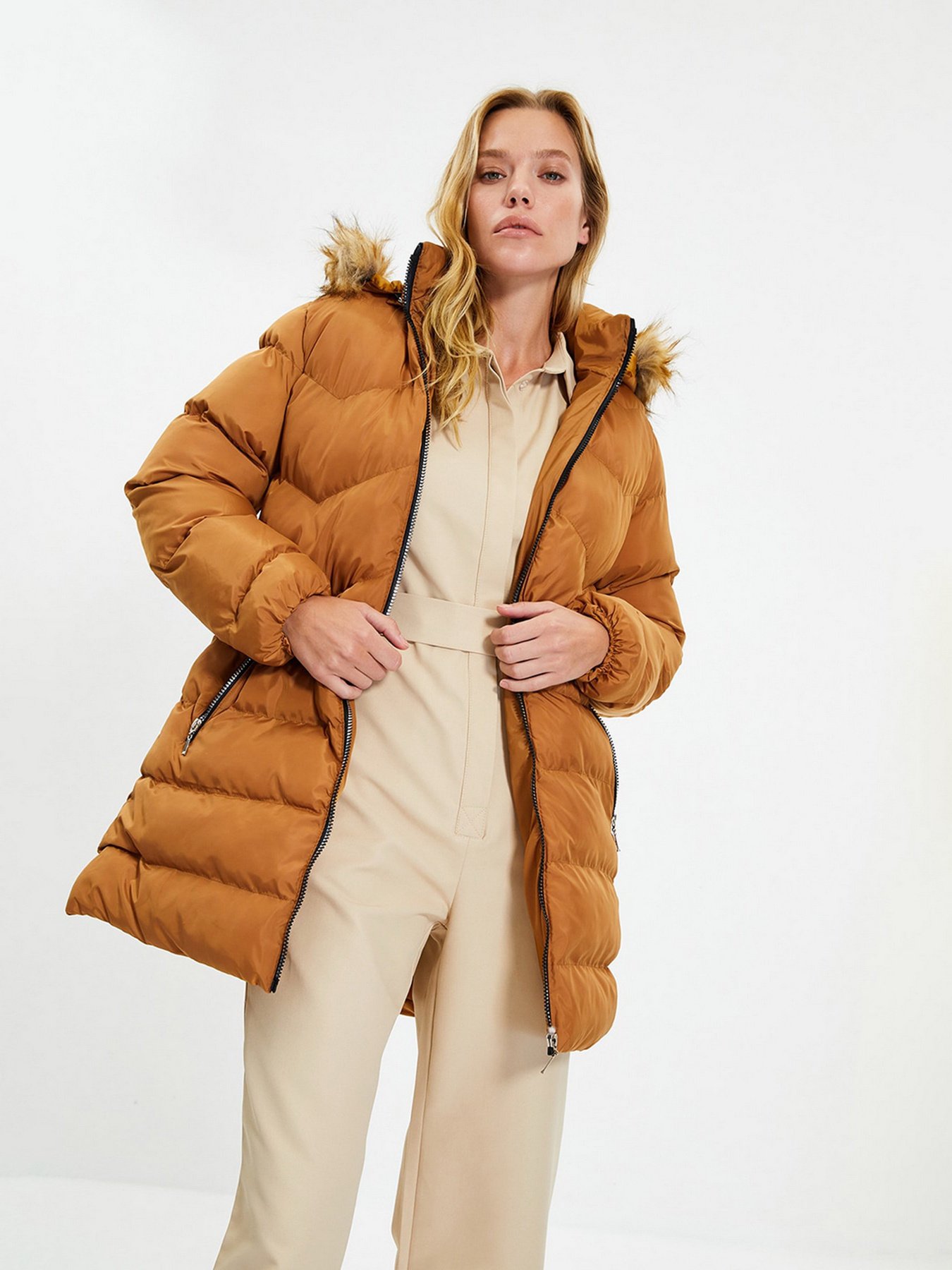 Зимова куртка Trendyol модель TWOAW22MO0574/Camel Фото