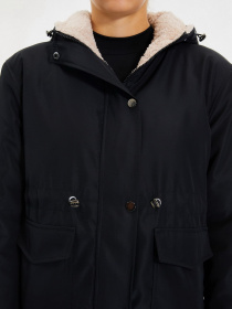 Парка Trendyol модель TWOAW21KB0065/Siyah Фото