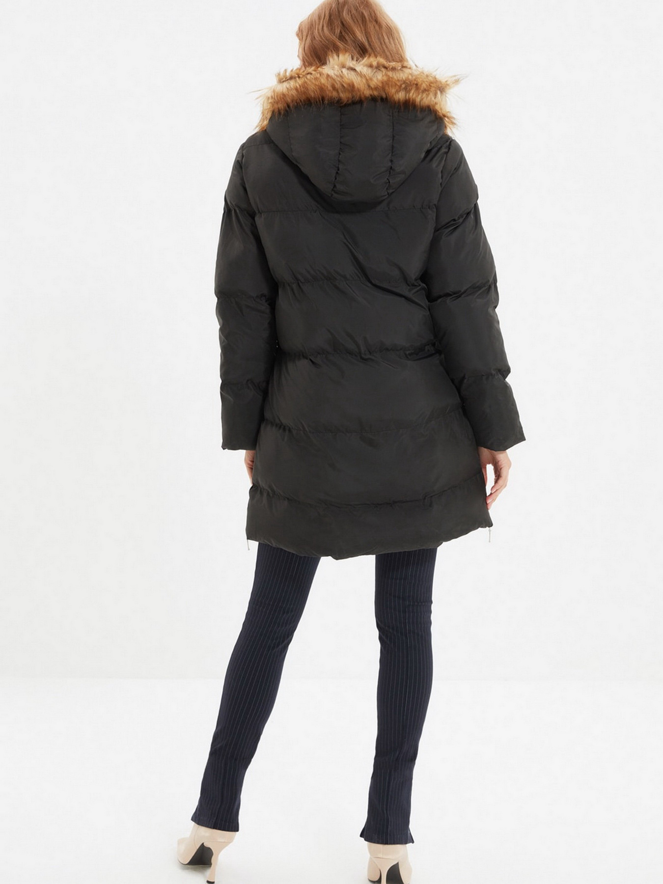 Зимняя куртка Trendyol модель TWOAW22MO0313/Siyah Фото
