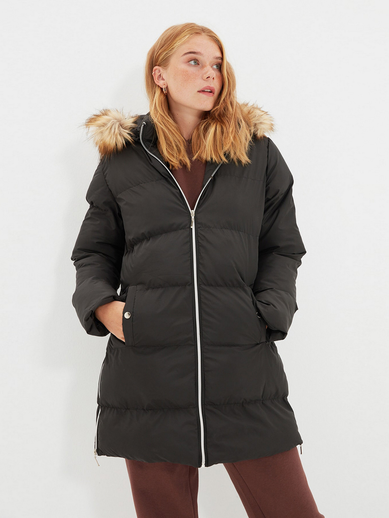 Зимняя куртка Trendyol модель TWOAW22MO0313/Siyah Фото
