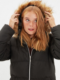 Зимняя куртка Trendyol модель TWOAW22MO0313/Siyah Фото