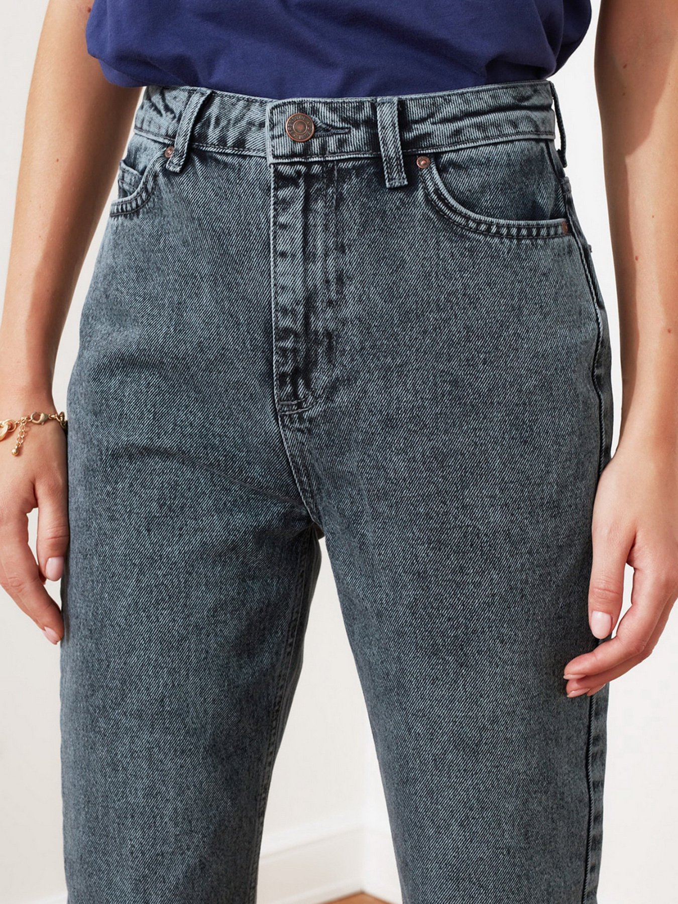 Джинси мом Trendyol Mom модель TWOAW20JE0180/Antrasit Фото