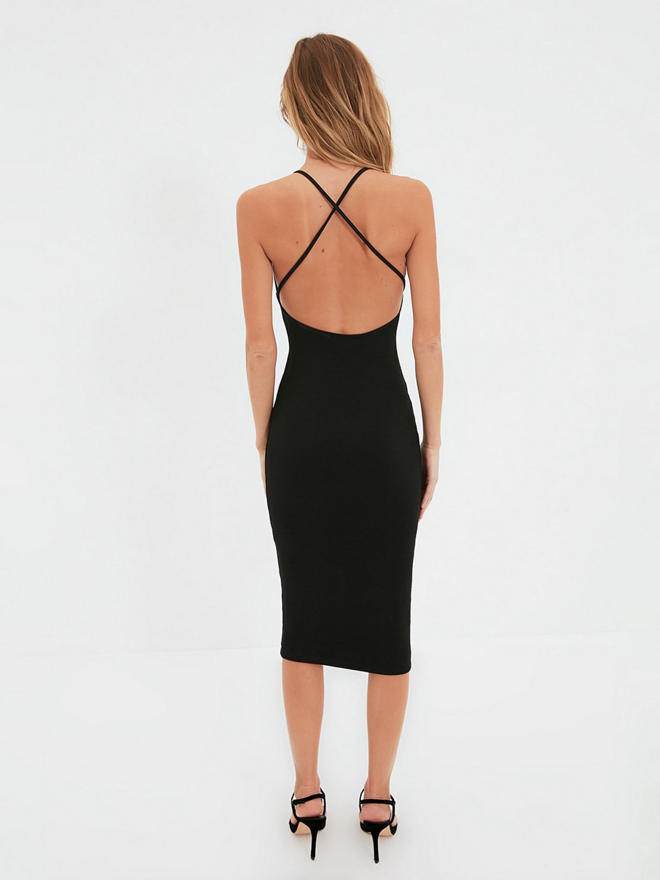 Сукня міді Trendyol модель TPRAW22EL1040/Siyah Фото