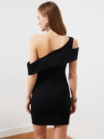 Платье мини Trendyol модель TPRSS21EL2031/Siyah Фото