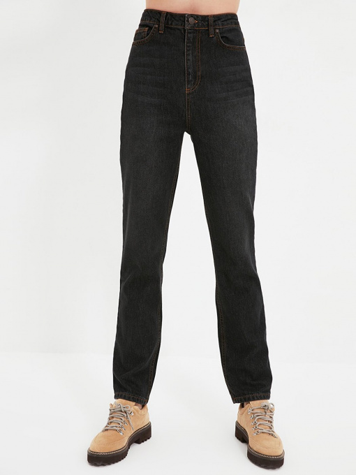 Прямые джинсы Trendyol Bootcut модель TWOAW22JE0643/Siyah Фото
