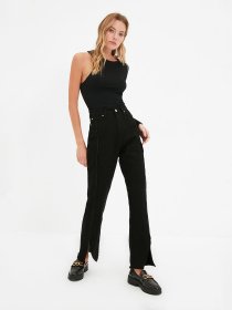 Расклешенные джинсы Trendyol Bootcut модель TWOAW22JE1199/Siyah Фото