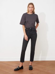 Зауженные джинсы Trendyol Slim модель TWOSS21JE0014/Siyah Фото