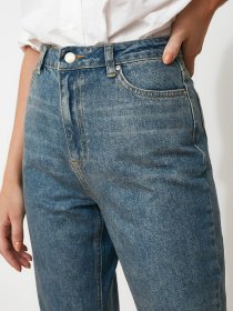 Джинсы мом Trendyol Mom модель TWOAW21JE0223/Mavi Фото