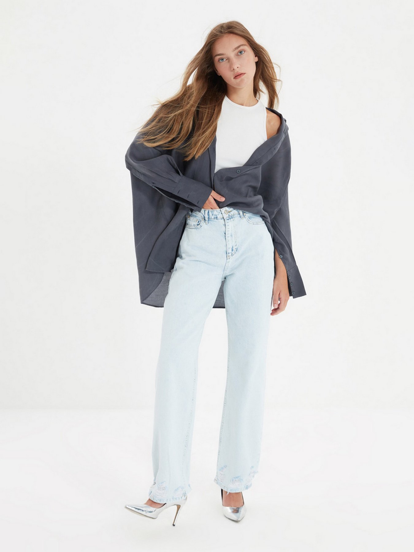 Прямые джинсы Trendyol Wide Leg модель TWOAW22JE0457/Acik Mavi Фото