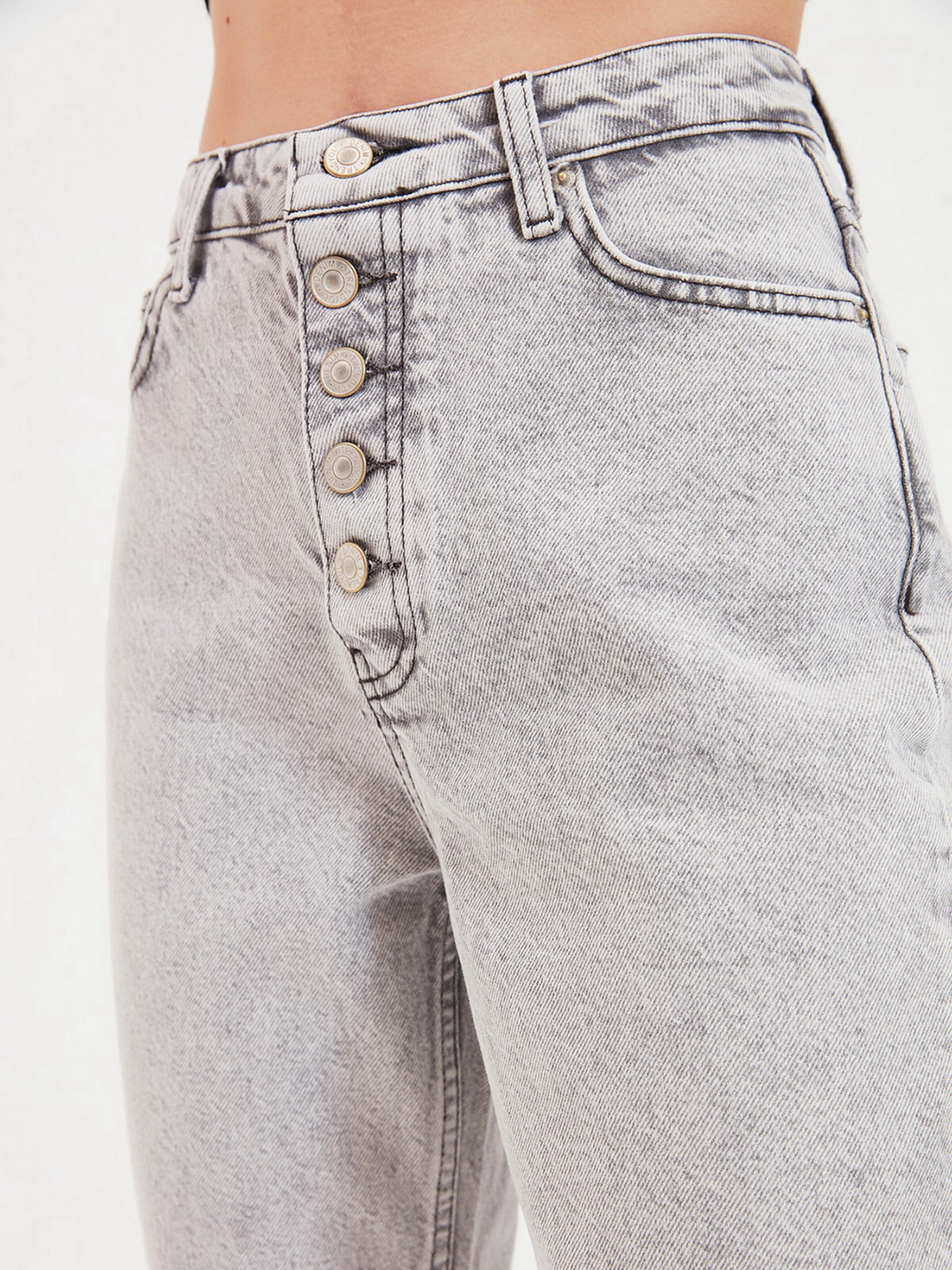 Джинсы мом Trendyol Mom модель TWOAW22JE0477/Gri Фото