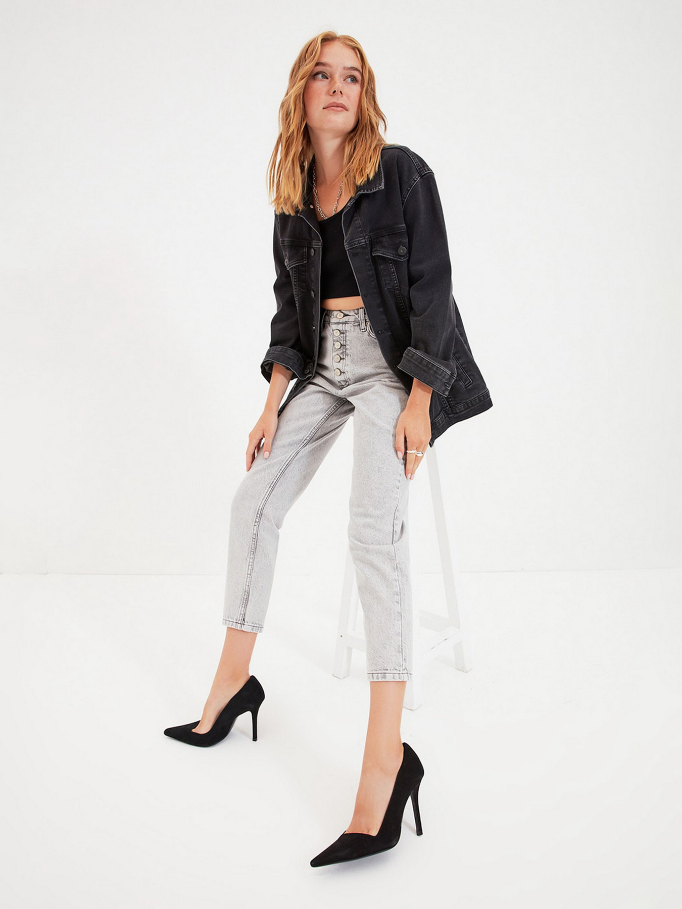 Джинсы мом Trendyol Mom модель TWOAW22JE0477/Gri Фото