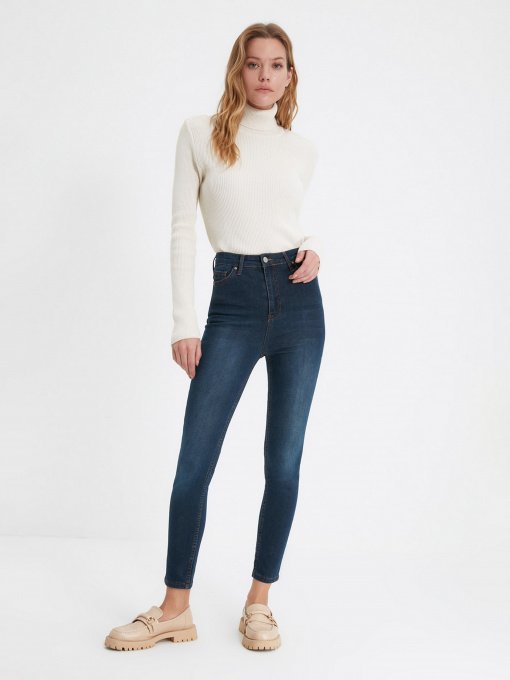 Скинни джинсы Trendyol Skinny модель TWOAW22JE1251/Lacivert Фото