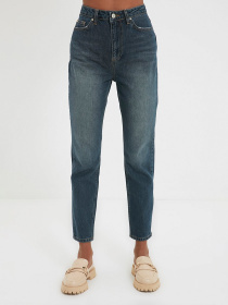 Джинси мом Trendyol Mom модель TWOAW22JE1292/Lacivert Фото