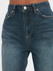 Джинси мом Trendyol Mom модель TWOAW22JE1292/Lacivert Фото