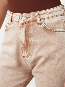 Джинси мом Trendyol Mom модель TWOSS21JE0172/Taba Фото