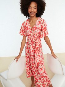 Платье миди Trendyol модель TWOSS22EL0168/Pembe Фото