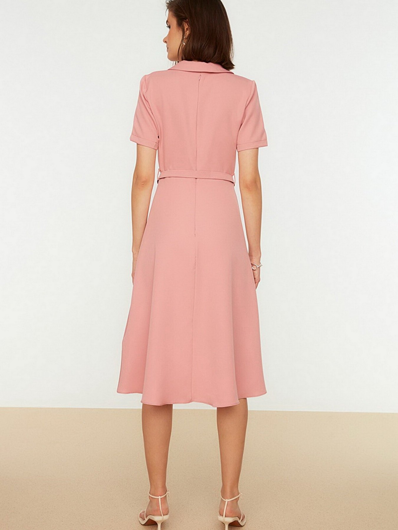 Платье миди Trendyol модель TWOSS22EL0139/Gul Kurusu Фото