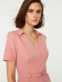 Платье миди Trendyol модель TWOSS22EL0139/Gul Kurusu Фото