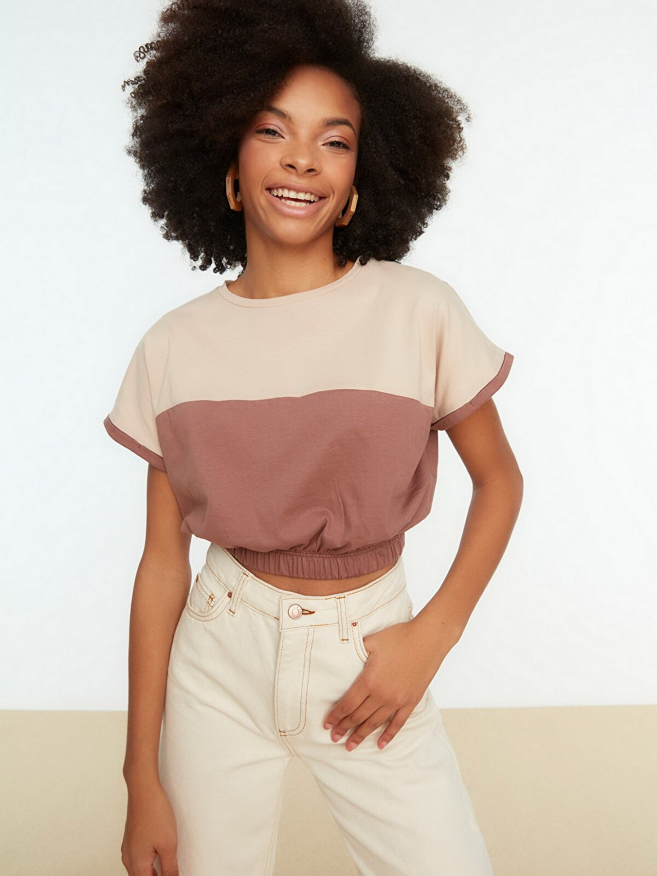 Футболка Trendyol модель TWOSS22TS0245/Kahverengi Фото