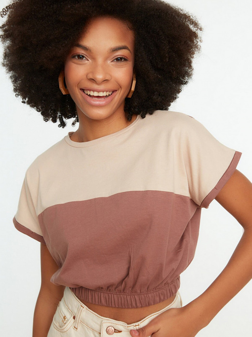 Футболка Trendyol модель TWOSS22TS0245/Kahverengi Фото