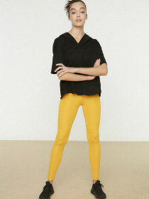 Футболка Trendyol модель TWOSS22TS0239/Siyah Фото