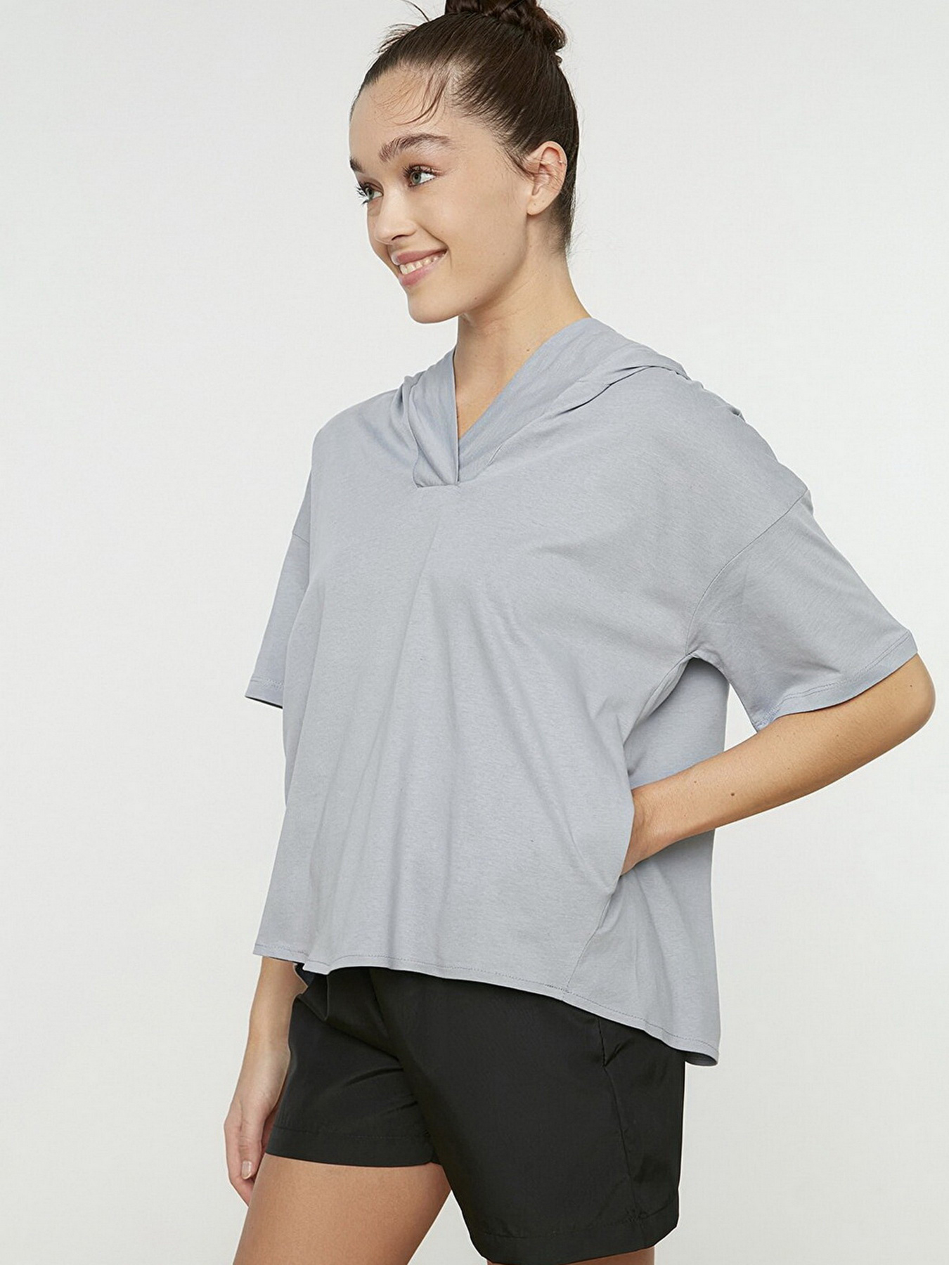 Футболка Trendyol модель TWOSS22TS0239/Gri Фото