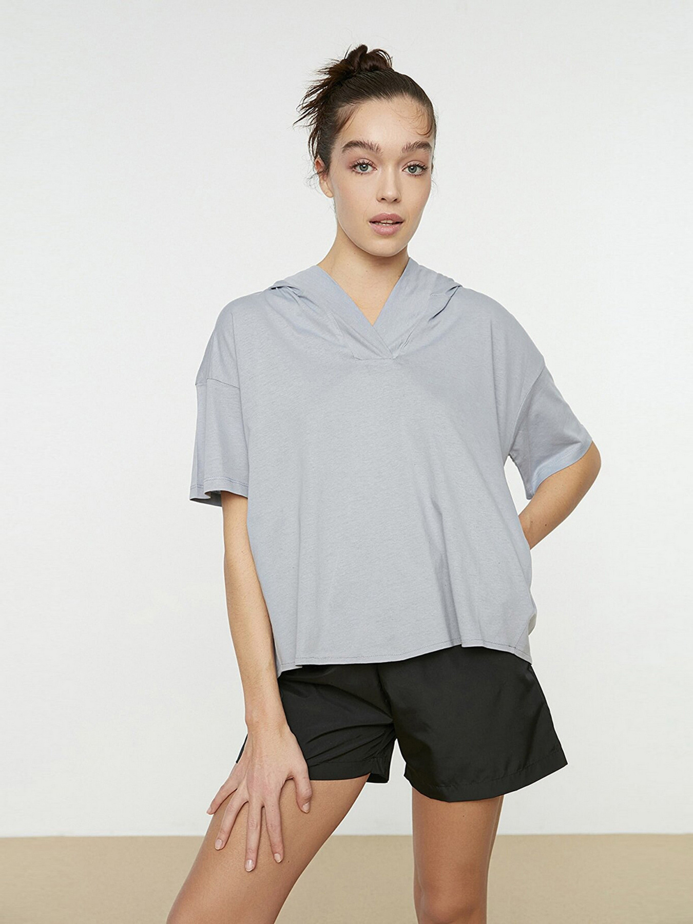 Футболка Trendyol модель TWOSS22TS0239/Gri Фото