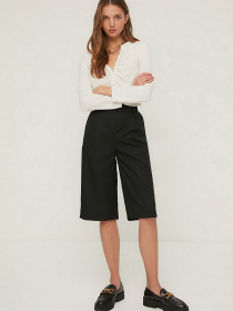 Повсякденні шорти Trendyol модель TWOSS22PL0120/Siyah Фото