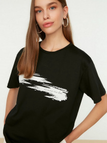 Футболка Trendyol модель TWOSS22TS0546/Siyah Фото