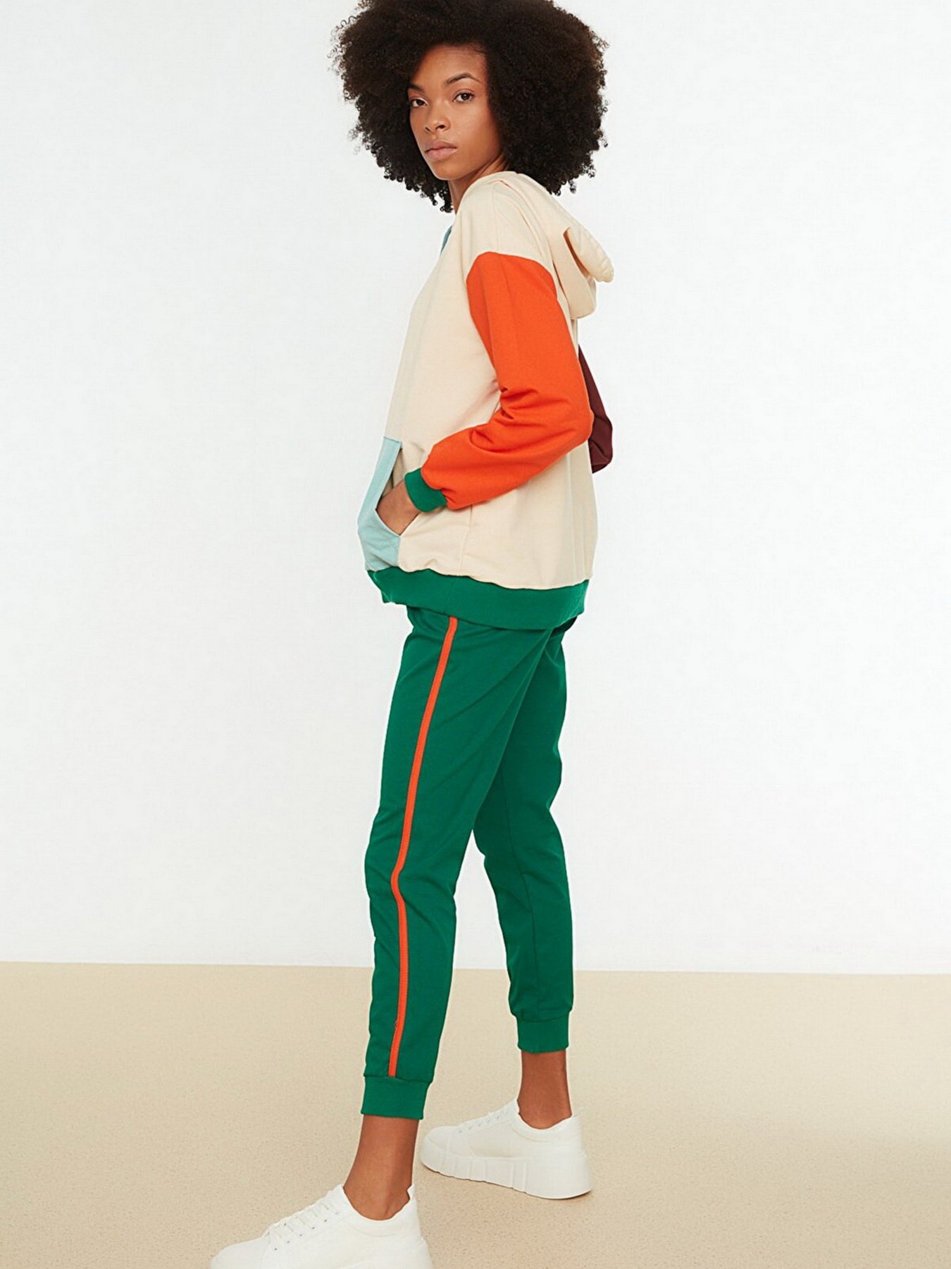 Штани спортивні Trendyol модель TWOSS22EA0033/Yesil Фото