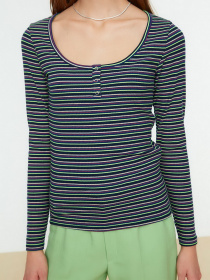 Лонгслів Trendyol модель TWOSS22BZ0689/Lacivert Фото