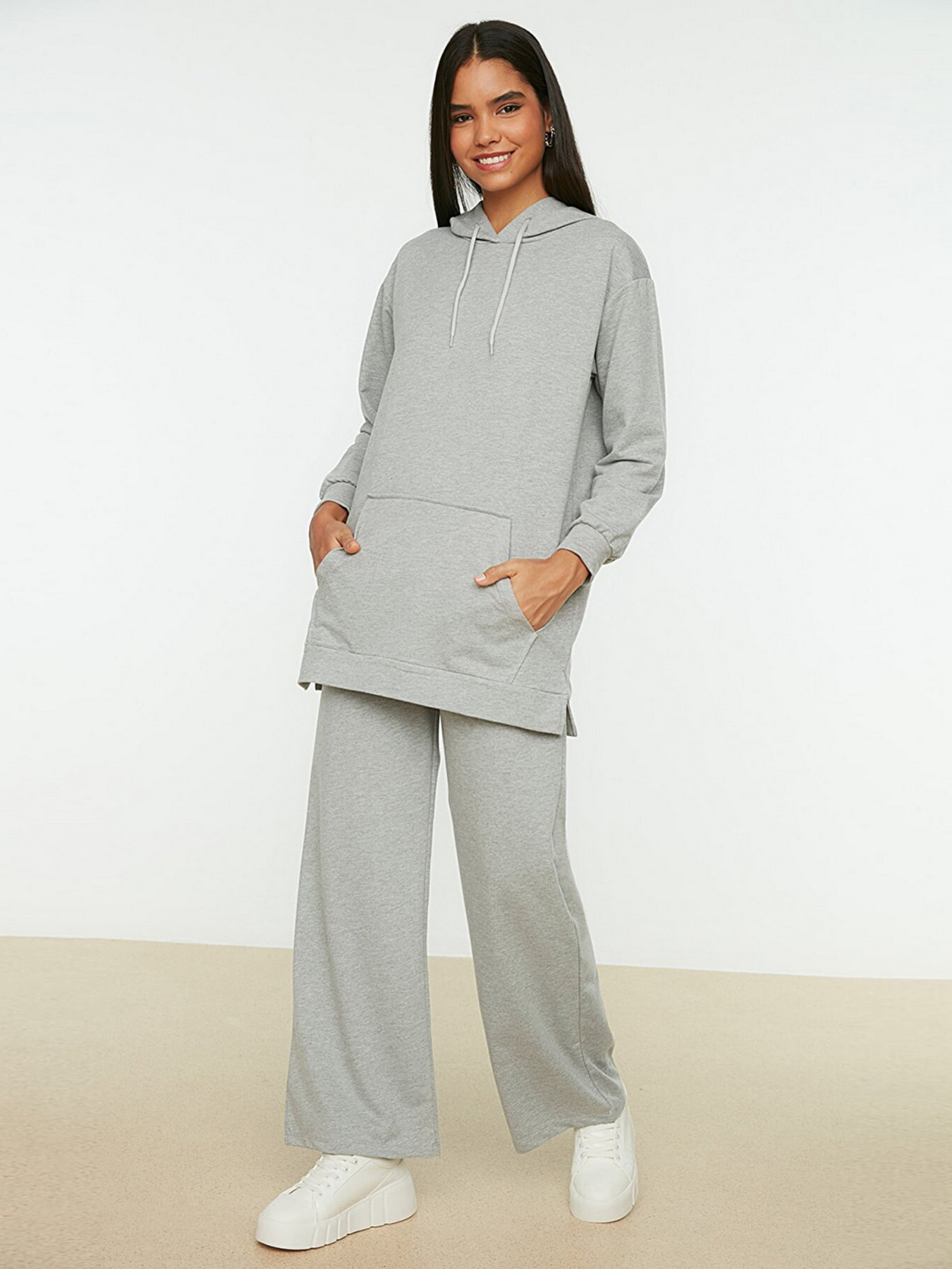 Спортивний костюм Trendyol модель TCTSS22EN0013/Gri Фото