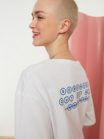 Футболка Trendyol модель TWOSS22TS0852/Beyaz Футболка Trendyol модель TWOSS22TS0852/Beyaz Фото
